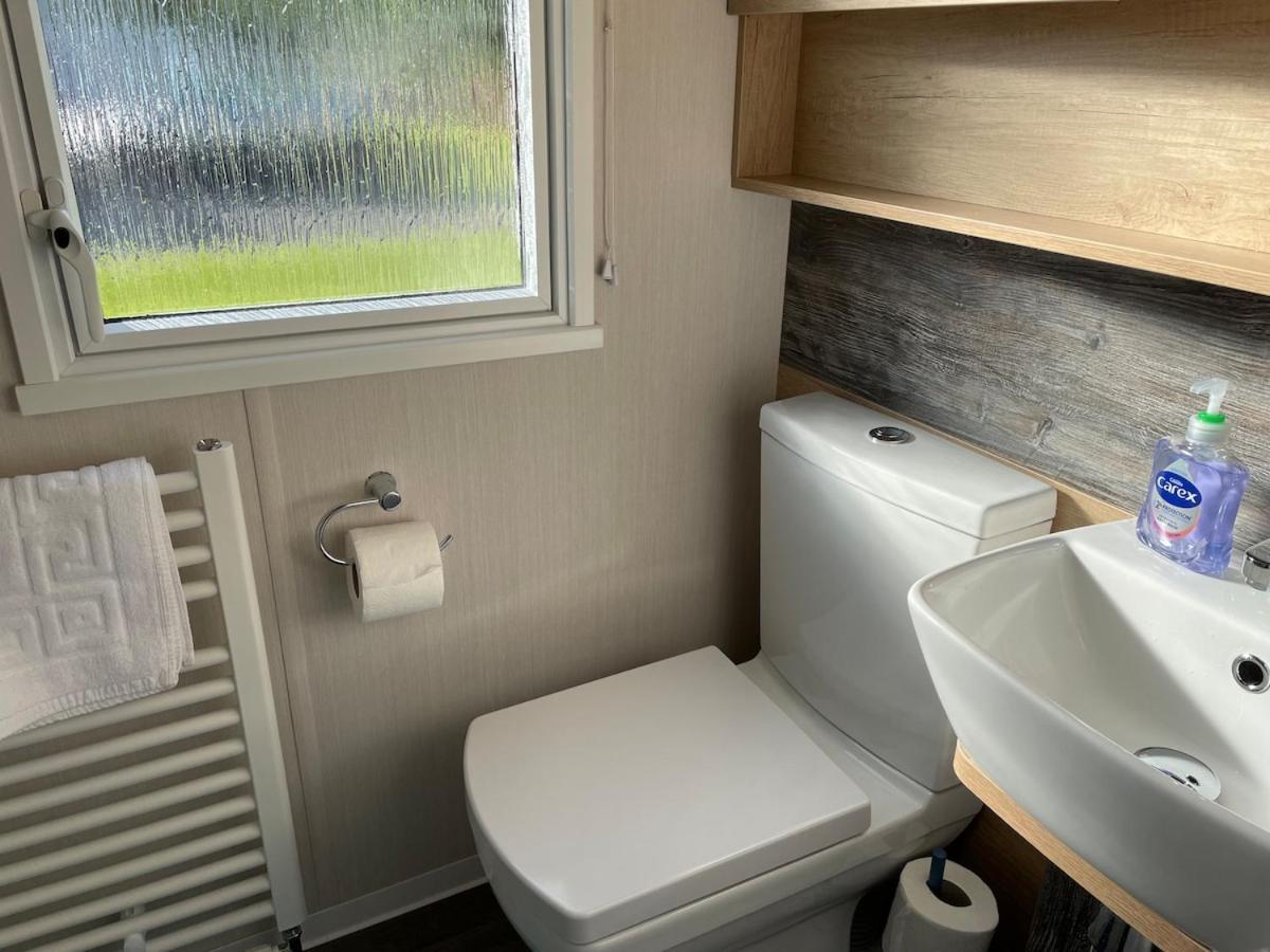 Luxury Caravan Cornwall Sleeps 4 Countryside View 圣奥斯特尔 外观 照片