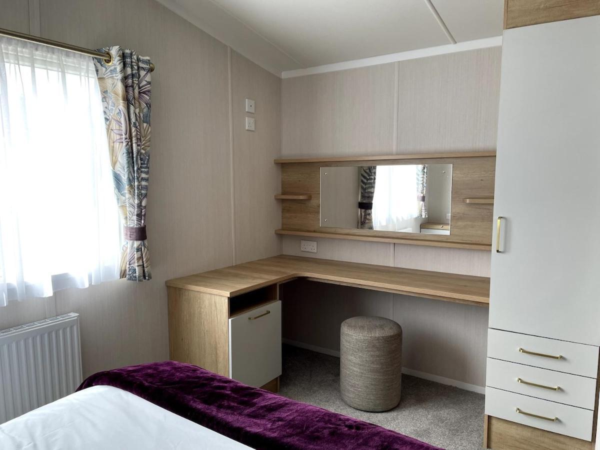 Luxury Caravan Cornwall Sleeps 4 Countryside View 圣奥斯特尔 外观 照片