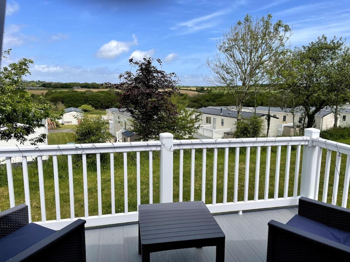 Luxury Caravan Cornwall Sleeps 4 Countryside View 圣奥斯特尔 外观 照片