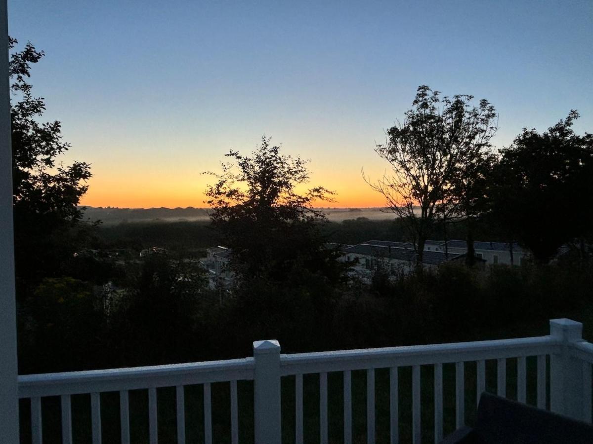 Luxury Caravan Cornwall Sleeps 4 Countryside View 圣奥斯特尔 外观 照片